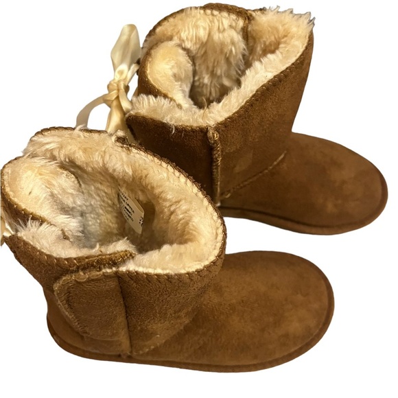 Lamo APRES Kids Bow Lace Faux Fur Lined Snow Boot Chestnut Brown Toddler size13Y - Picture 3 of 11